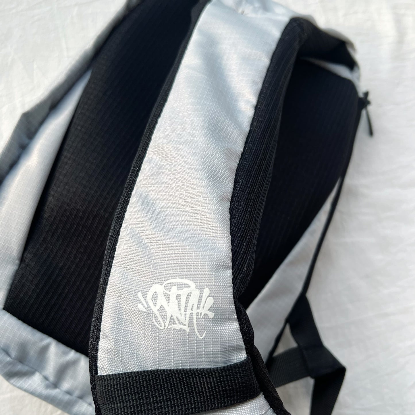 Syna Sling Bag