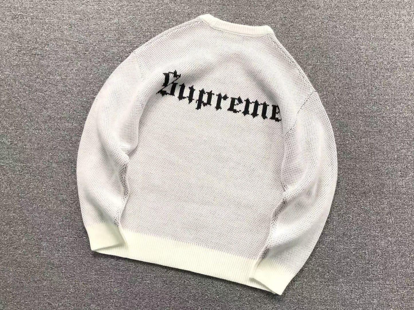 Supreme Snow-white Sweater