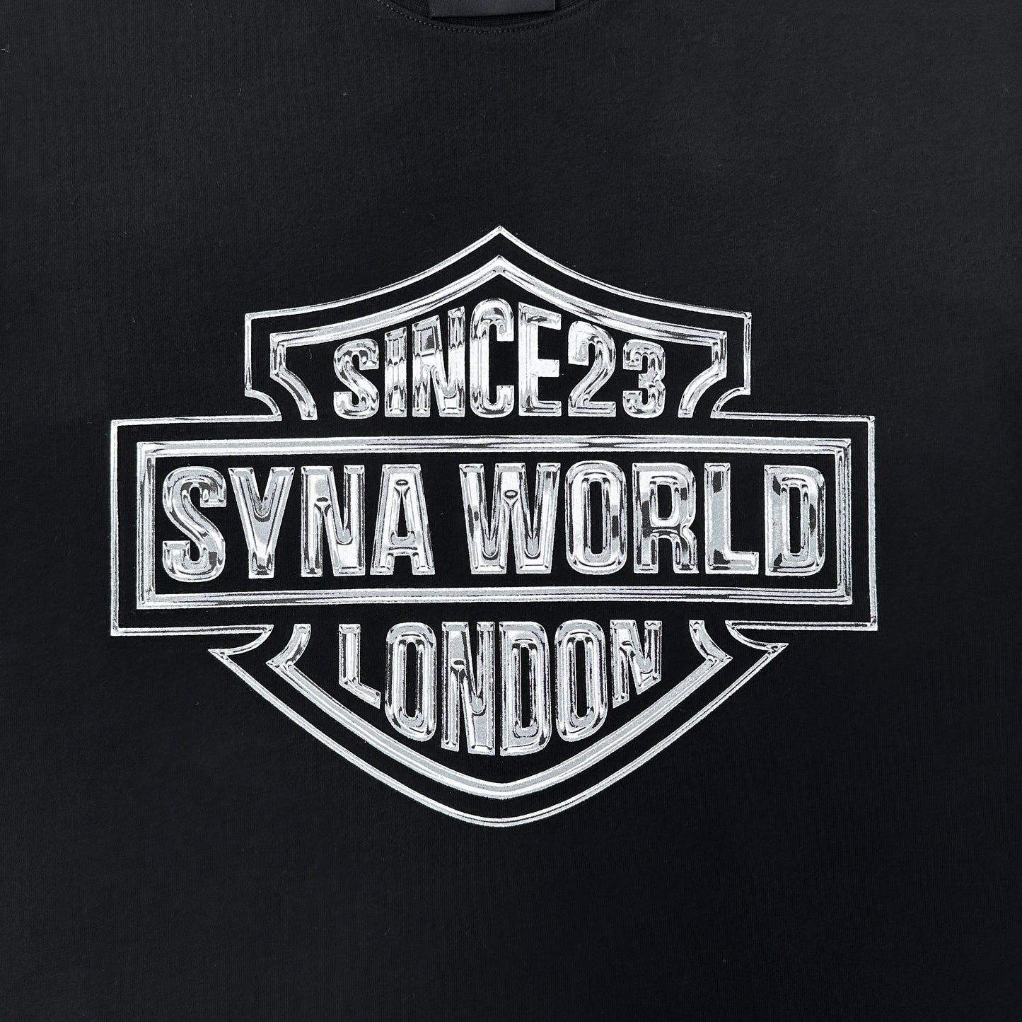 Syna 'Chrome' Tee
