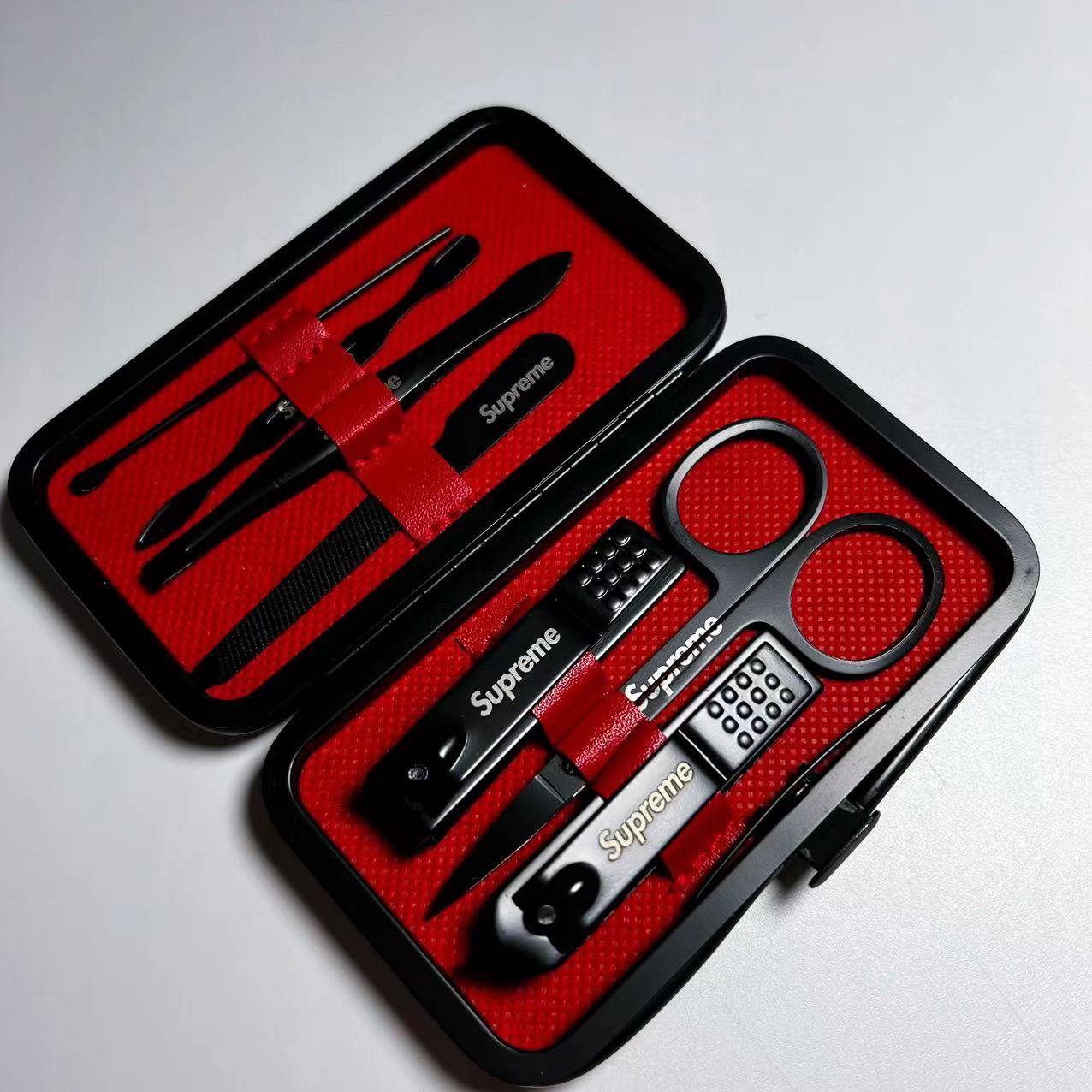 Supreme Manicure Set