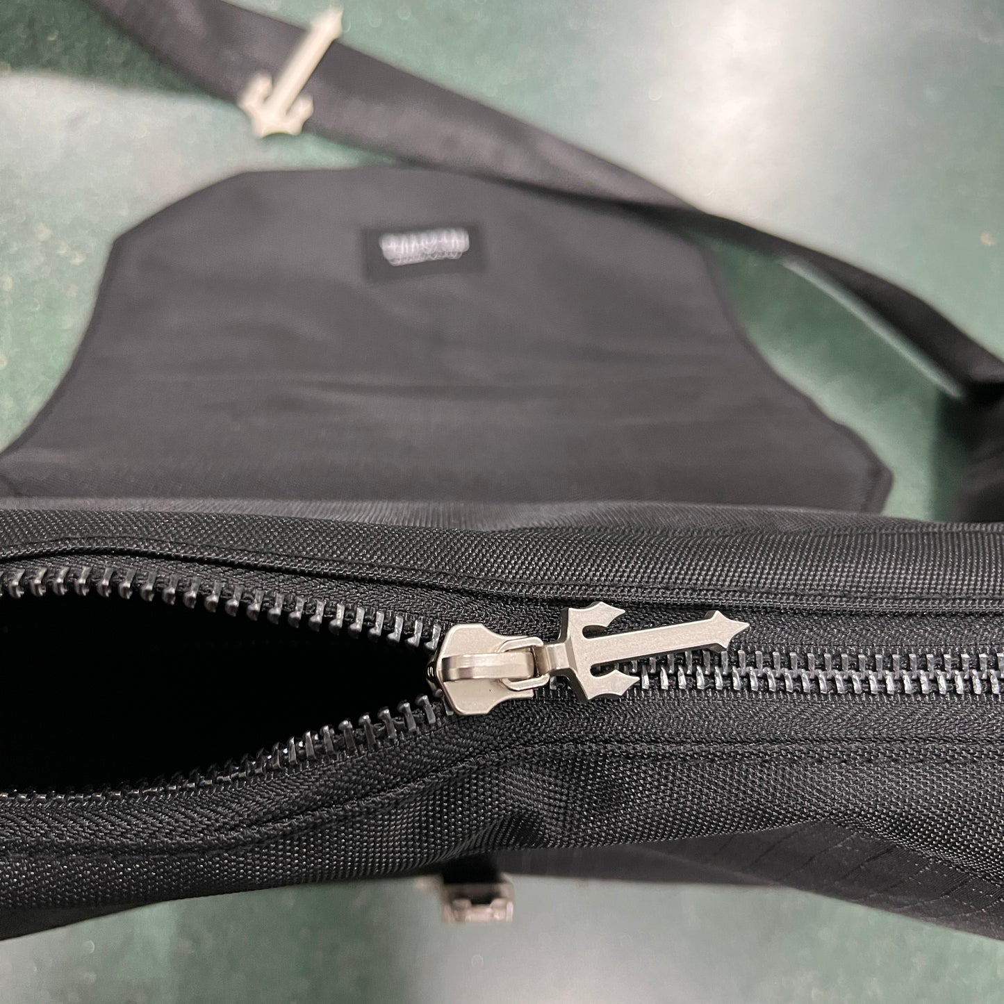 Trapstar Cobra T Messenger Bag