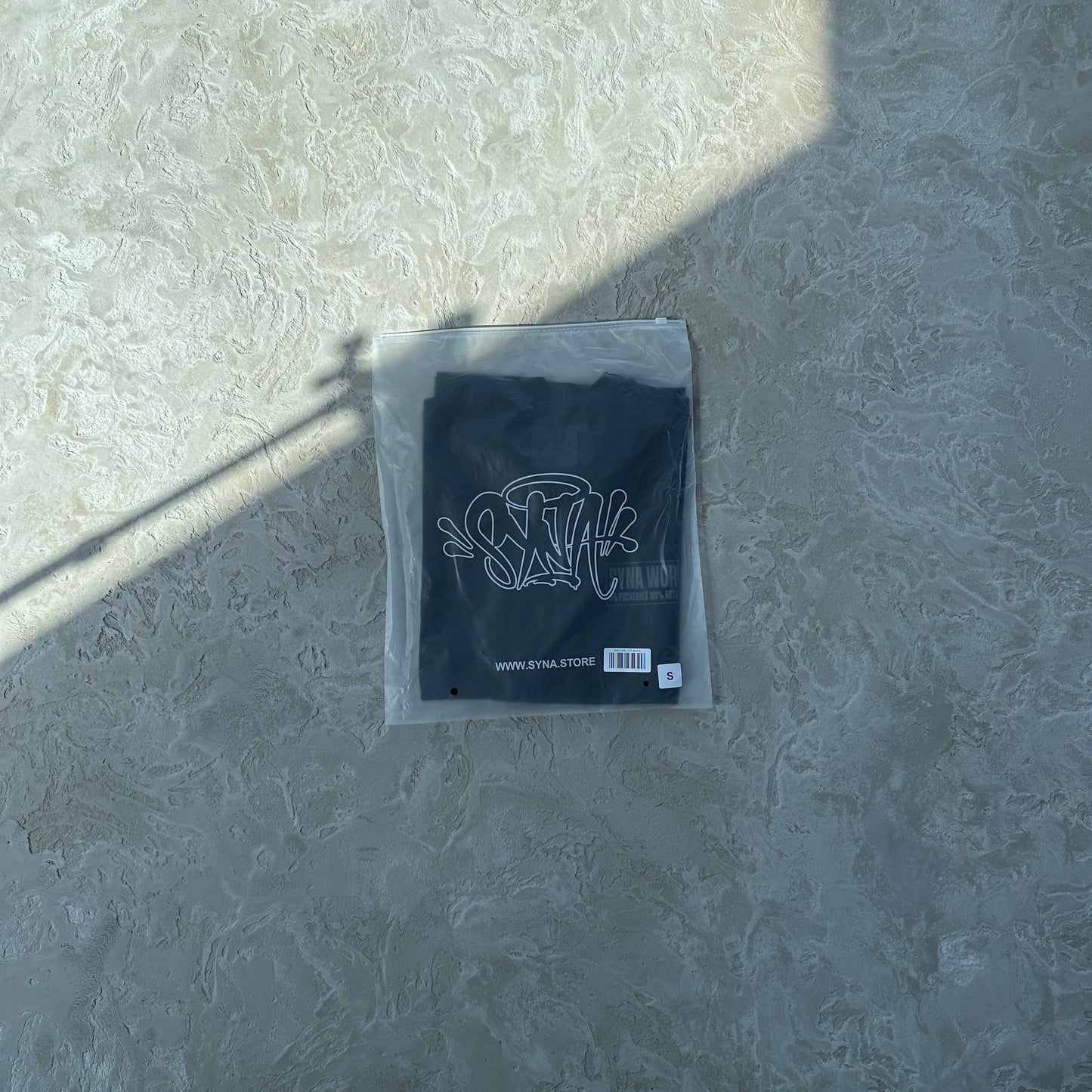 Syna 'Disclaimer' Tee