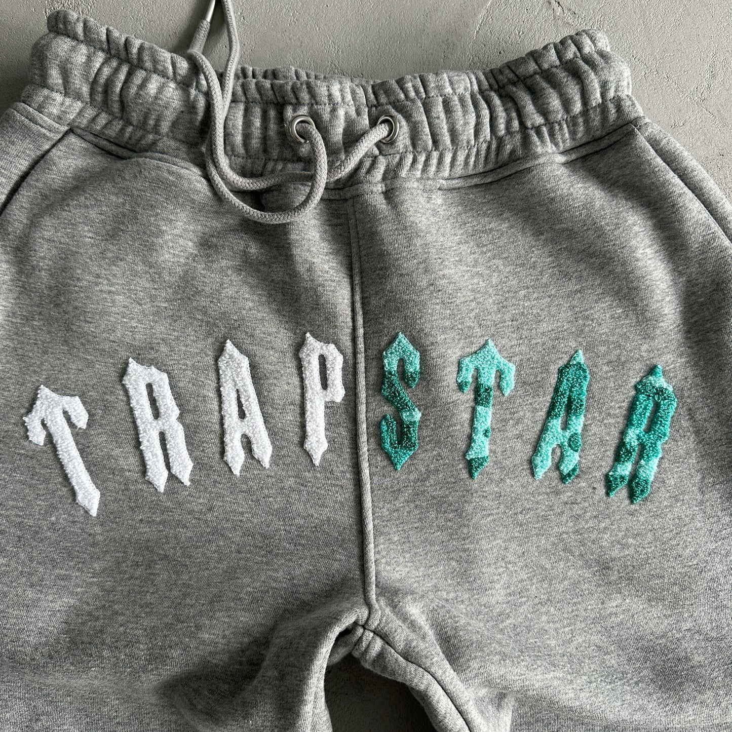 Trapstar Irongate Chenille Arch Hoodie Tracksuit