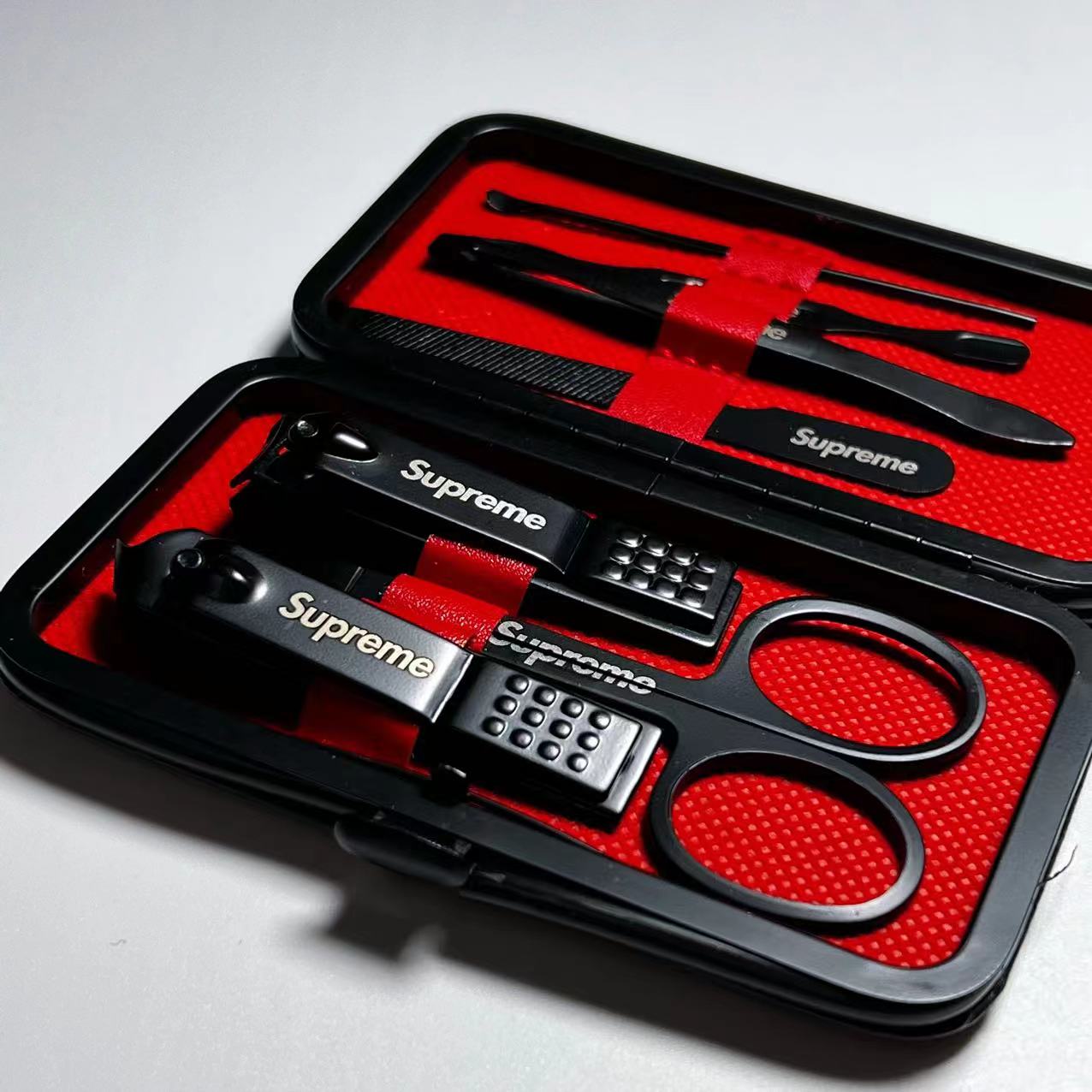 Supreme Manicure Set