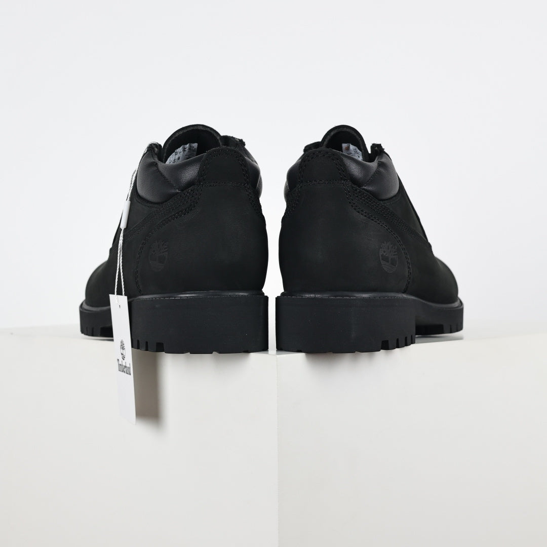 Timberland Premium Mid Lace-Up Chukka boots