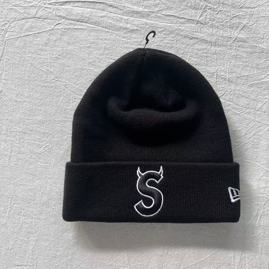 Supreme x New Era Beanies