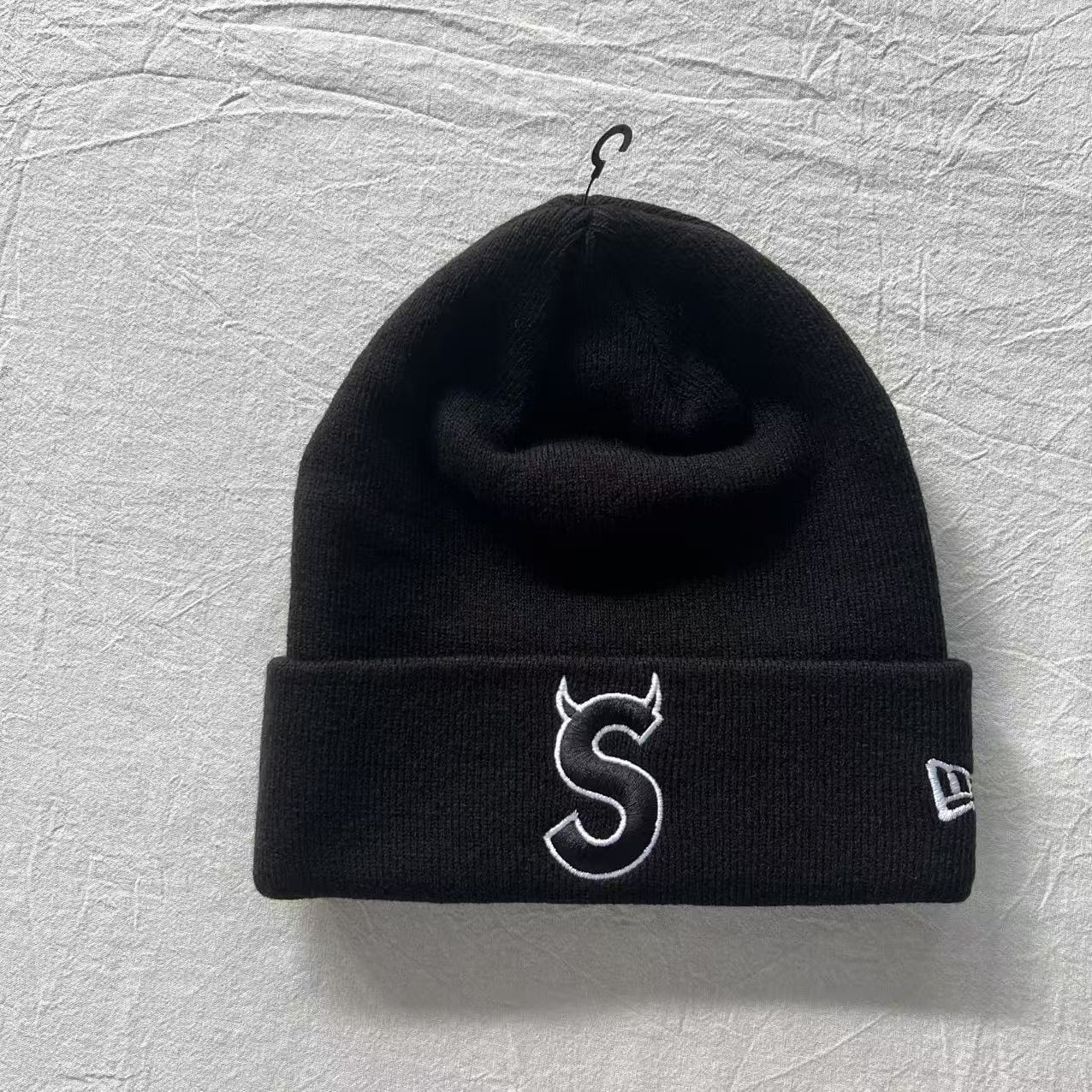 Supreme x New Era Beanies