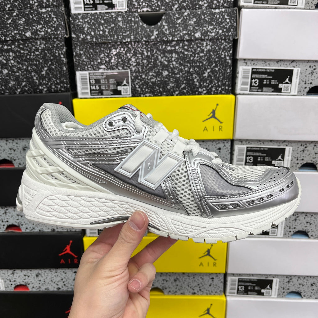 New Balance 1906R "Urbancore Silver"