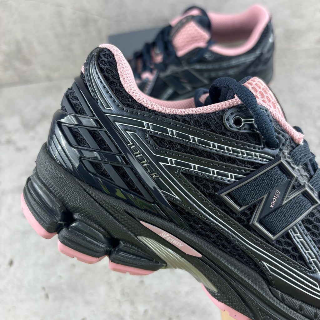 New Balance 1906R "Eclipse / Pink Taffy"