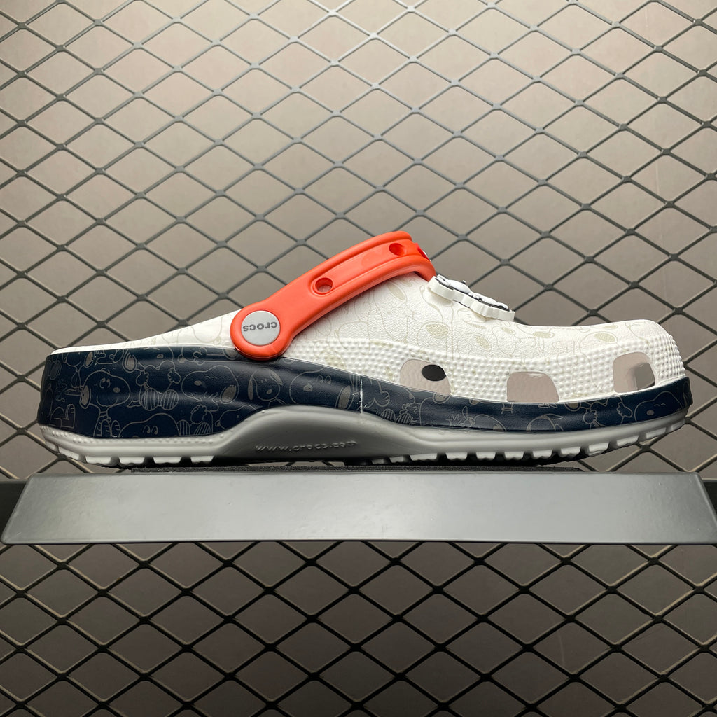 Peanuts x Crocs Classic Clog