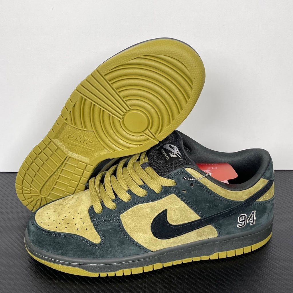 Nike SB Dunk Low Pro "Supreme - Camper Green"
