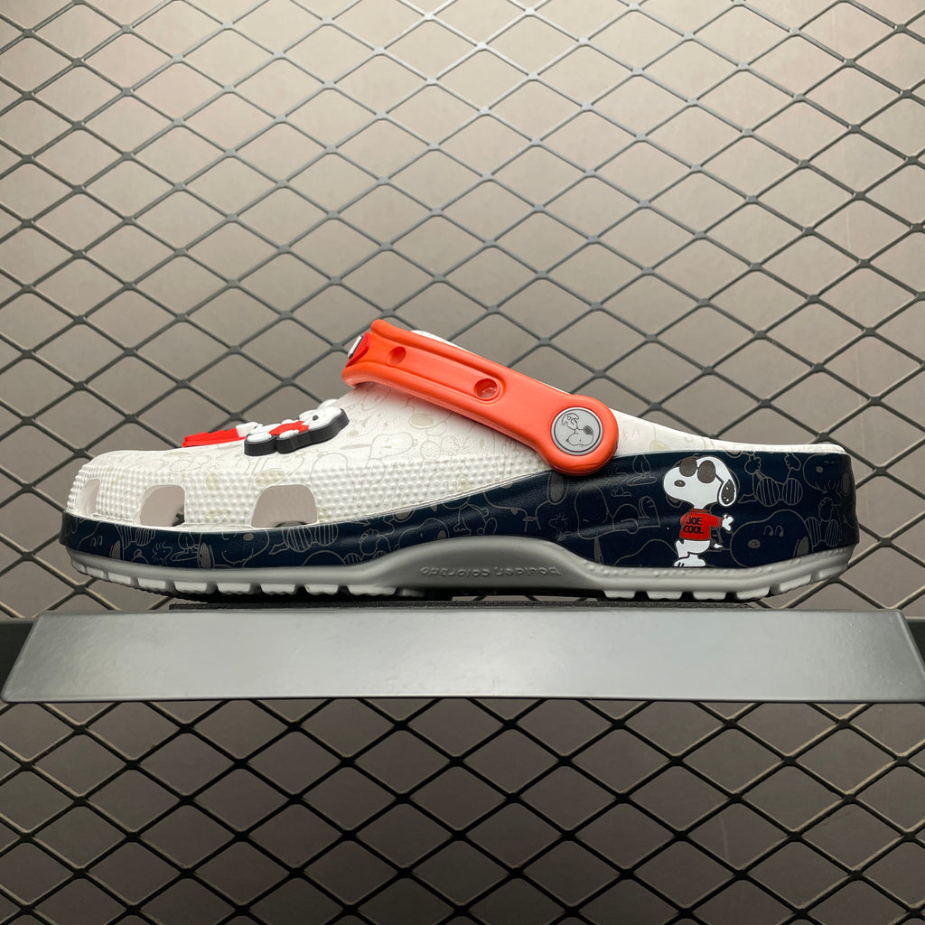 Peanuts x Crocs Classic Clog