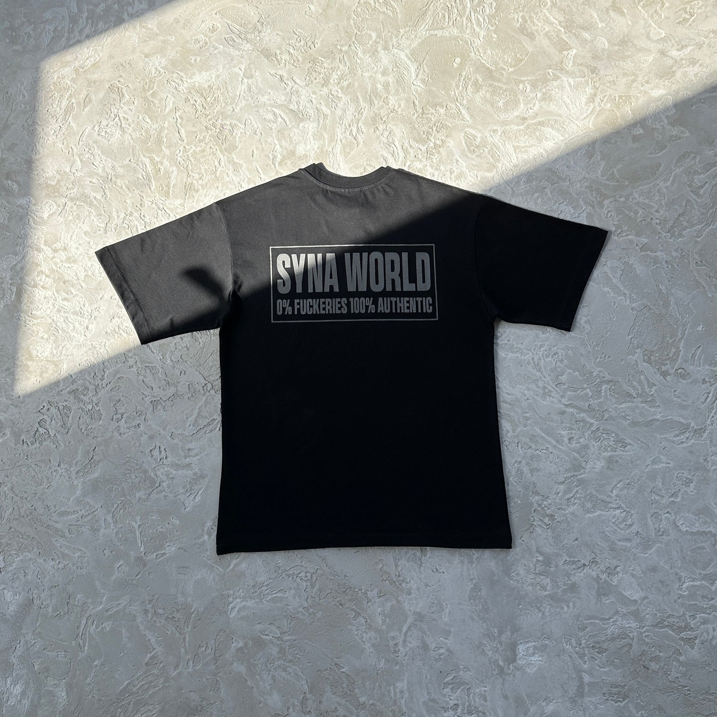 Syna 'Disclaimer' Tee