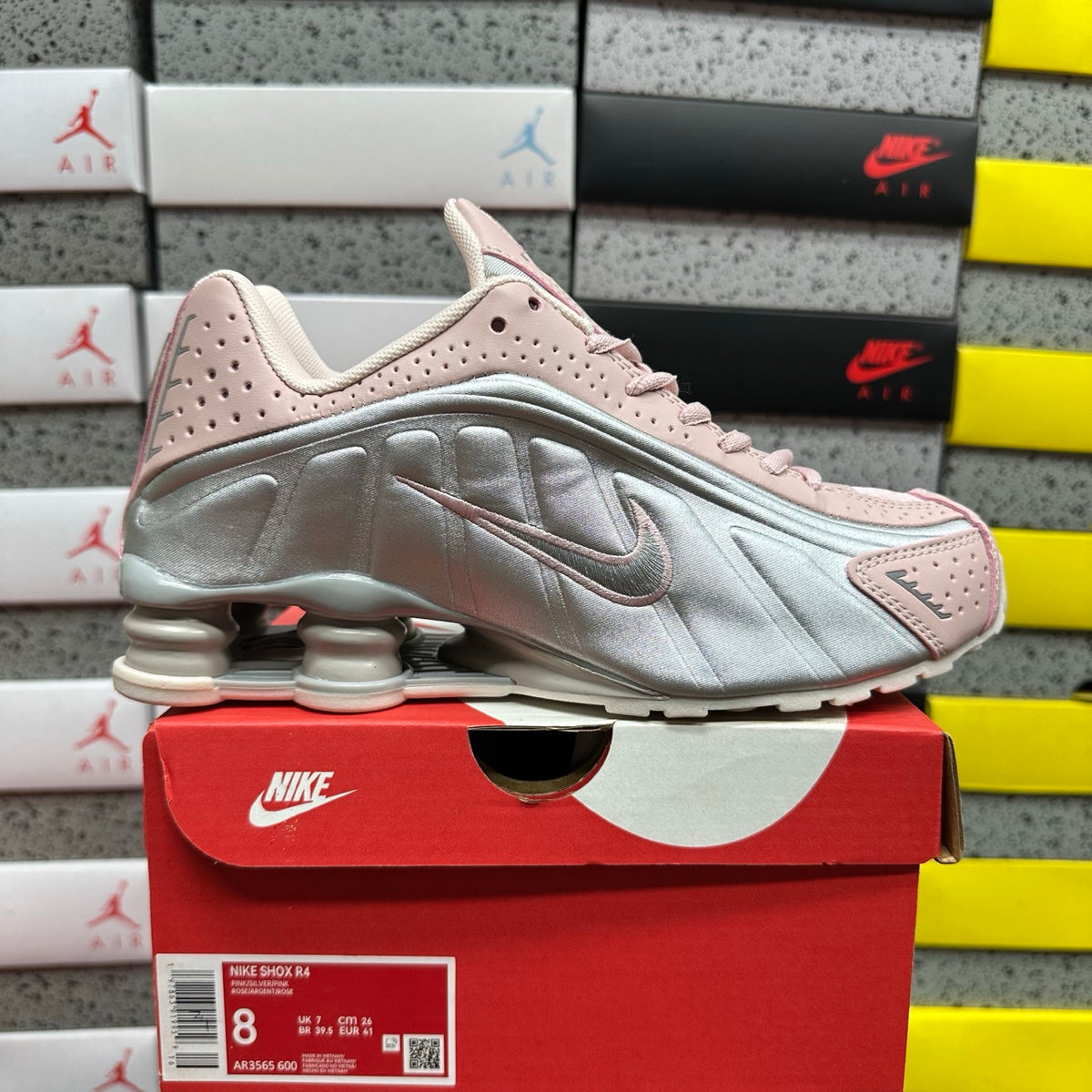 Nike Shox R4  Barely Rose / Metallic Platinum
