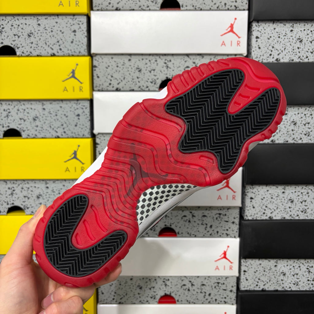 Air Jordan 11 Retro "Bred"