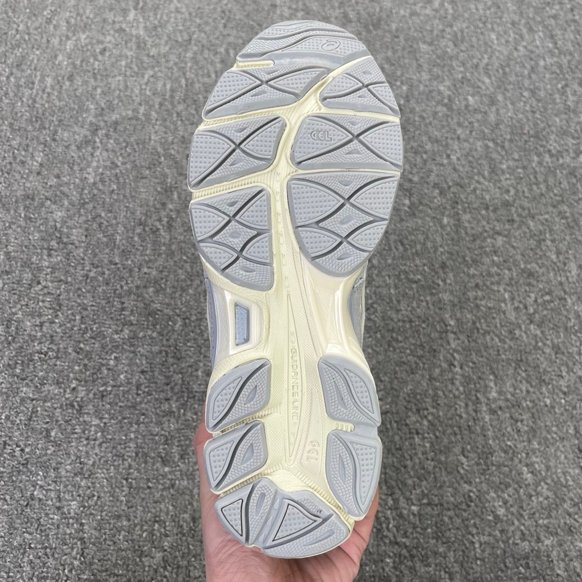 ASICS GEL-NYC Ivory / Mid Grey