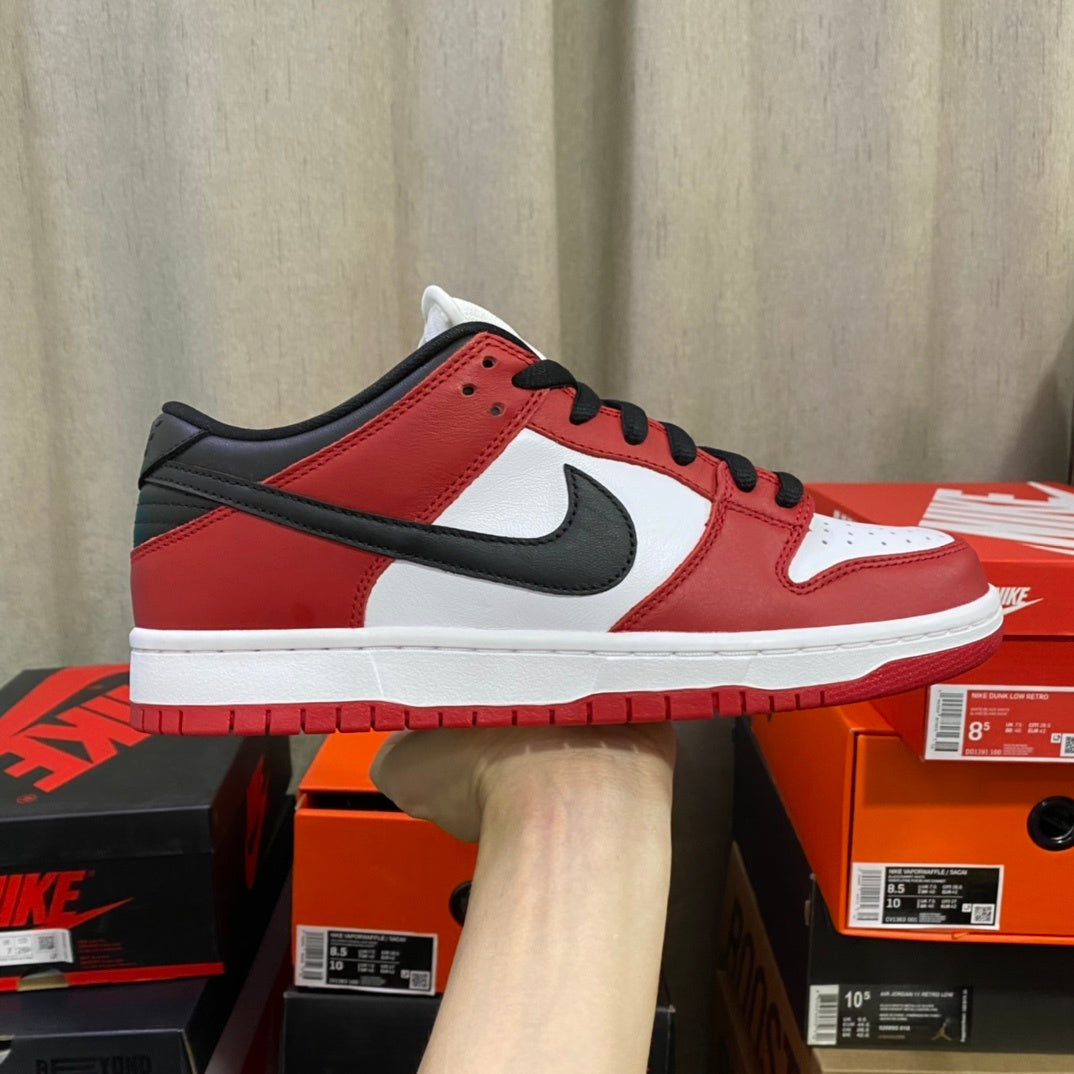 Nike SB Dunk Low Pro “Chicago”