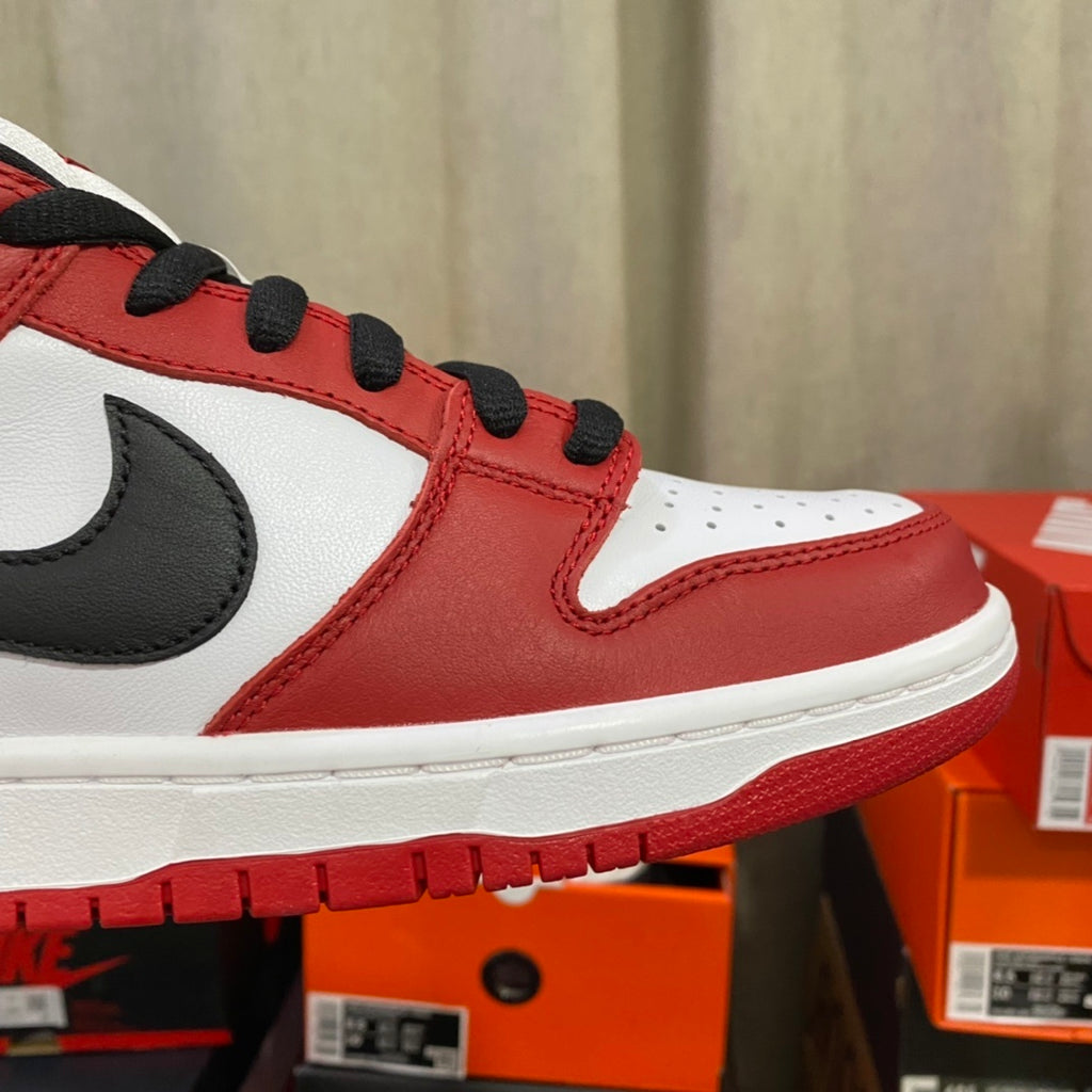 Nike SB Dunk Low Pro “Chicago”