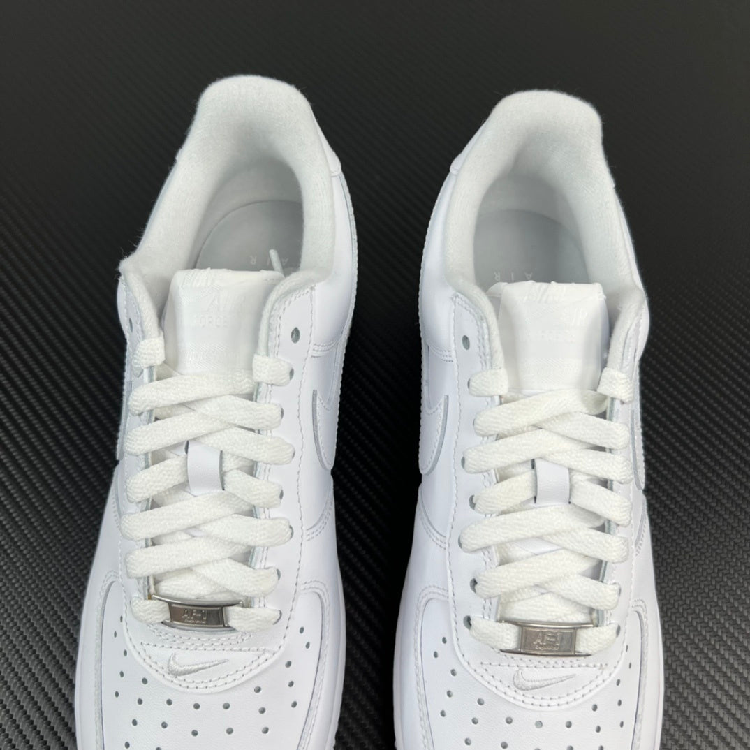 Nike Air Force 1 Low Supreme Triple White