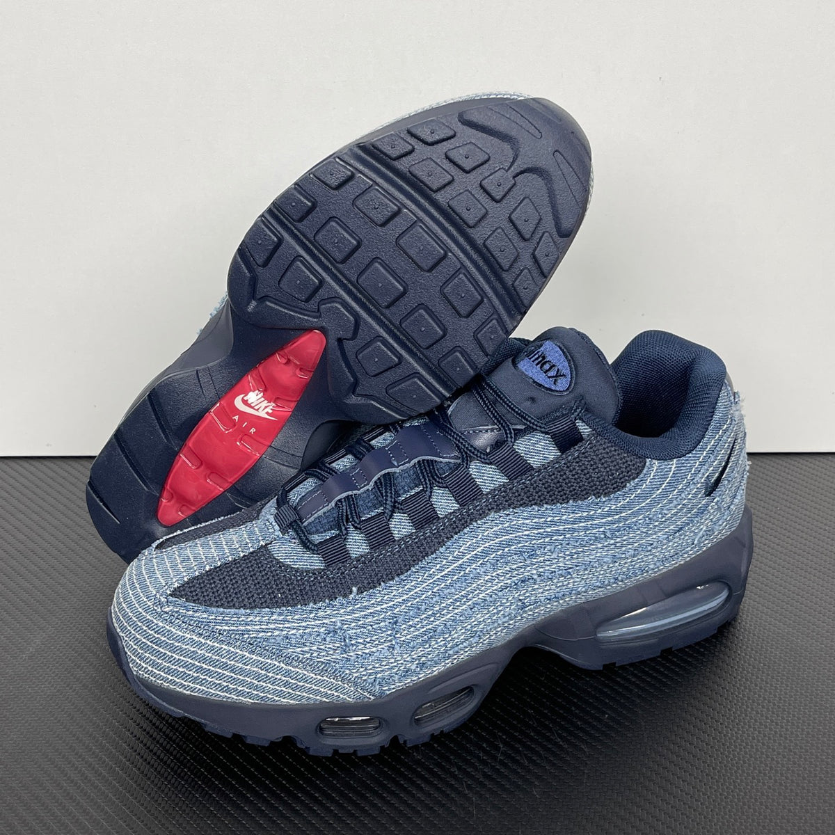 Nike Air Max 95 OG "Levi's - Obsidian"