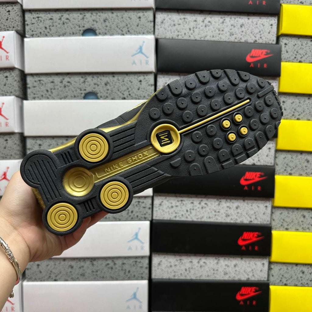 Nike Shox R4  Black and Metallic Gold