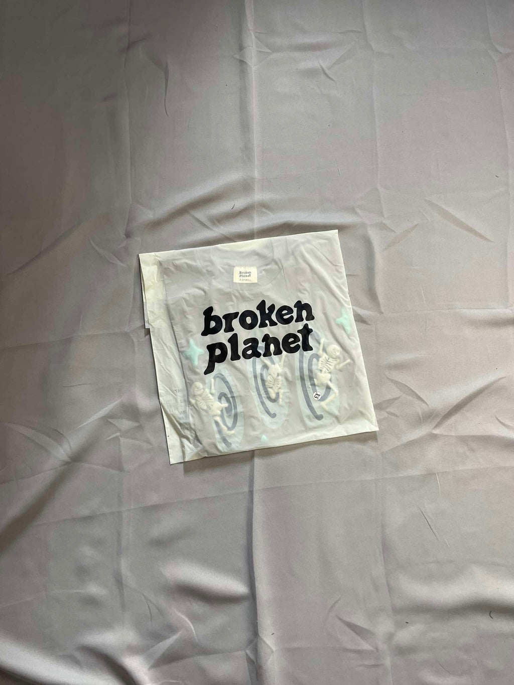 Broken Planet 'The madness never ends' Tee