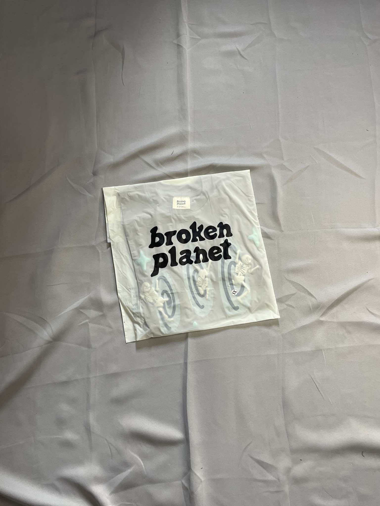 Broken Planet 'The madness never ends' Tee