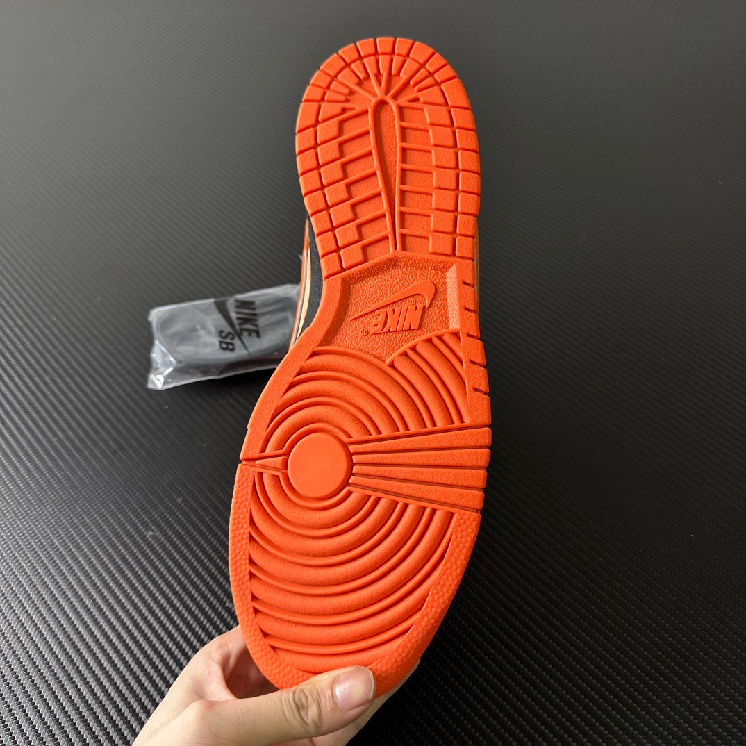 Nike SB Dunk Low "Orange Lobster"