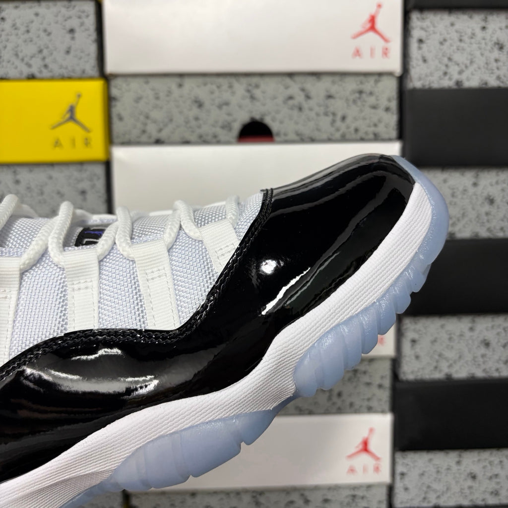 Air Jordan 11 Retro "Concord"