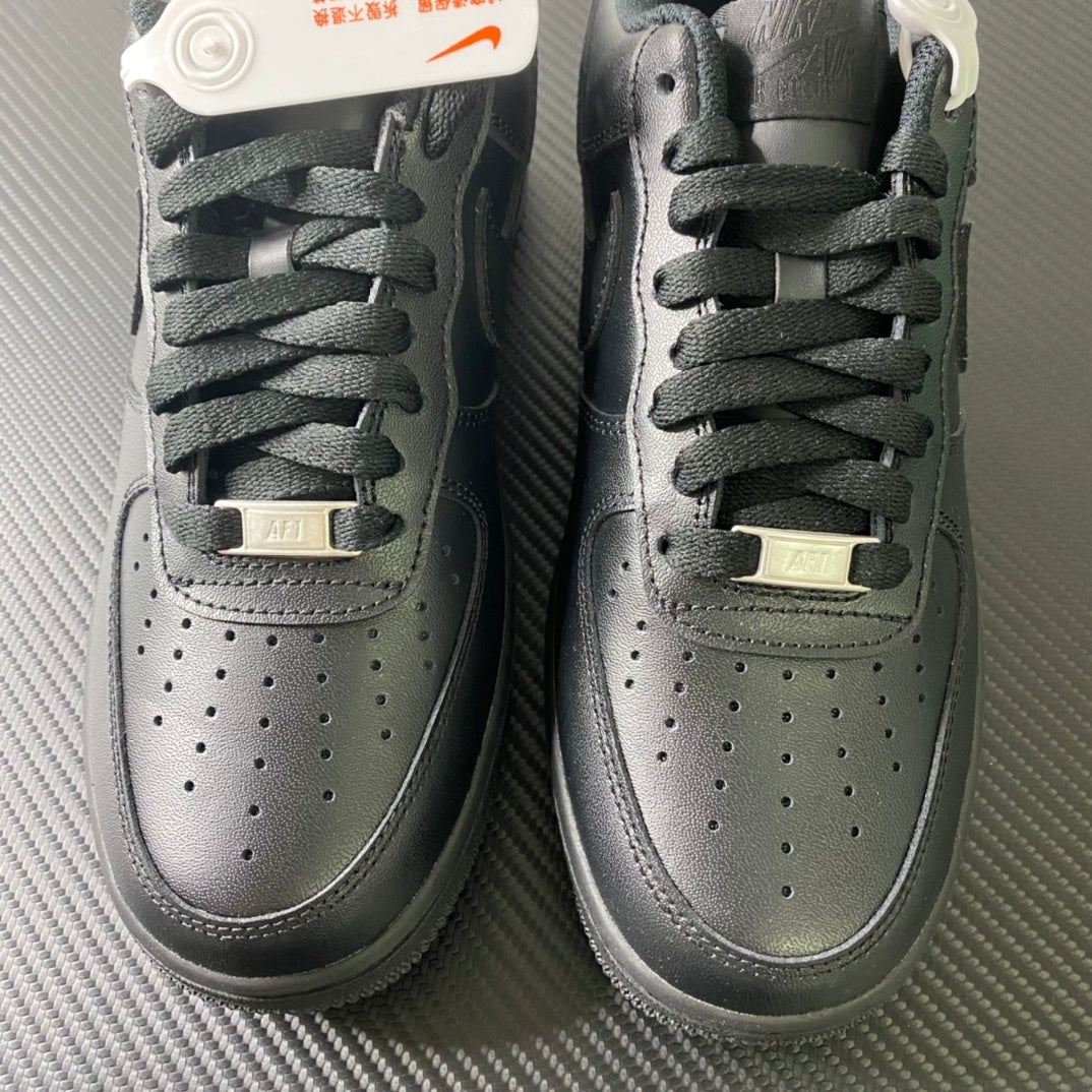 Nike Air Force 1 Triple Black