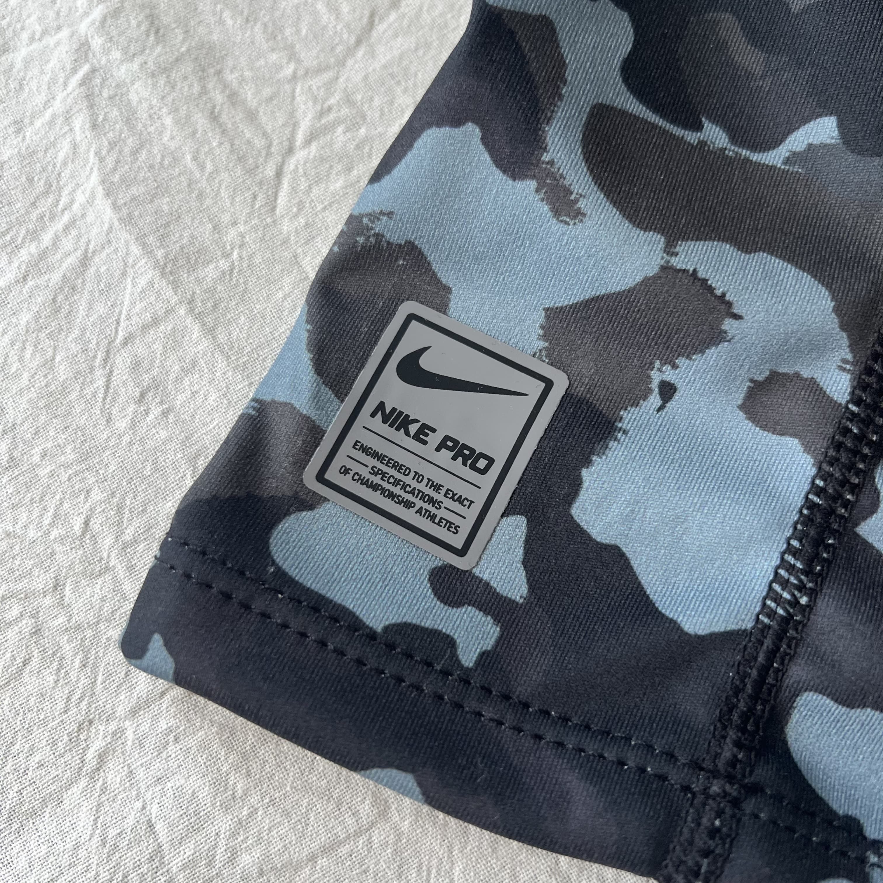 Nike Pro THERMA-FIT Hyperwarm Balaclava