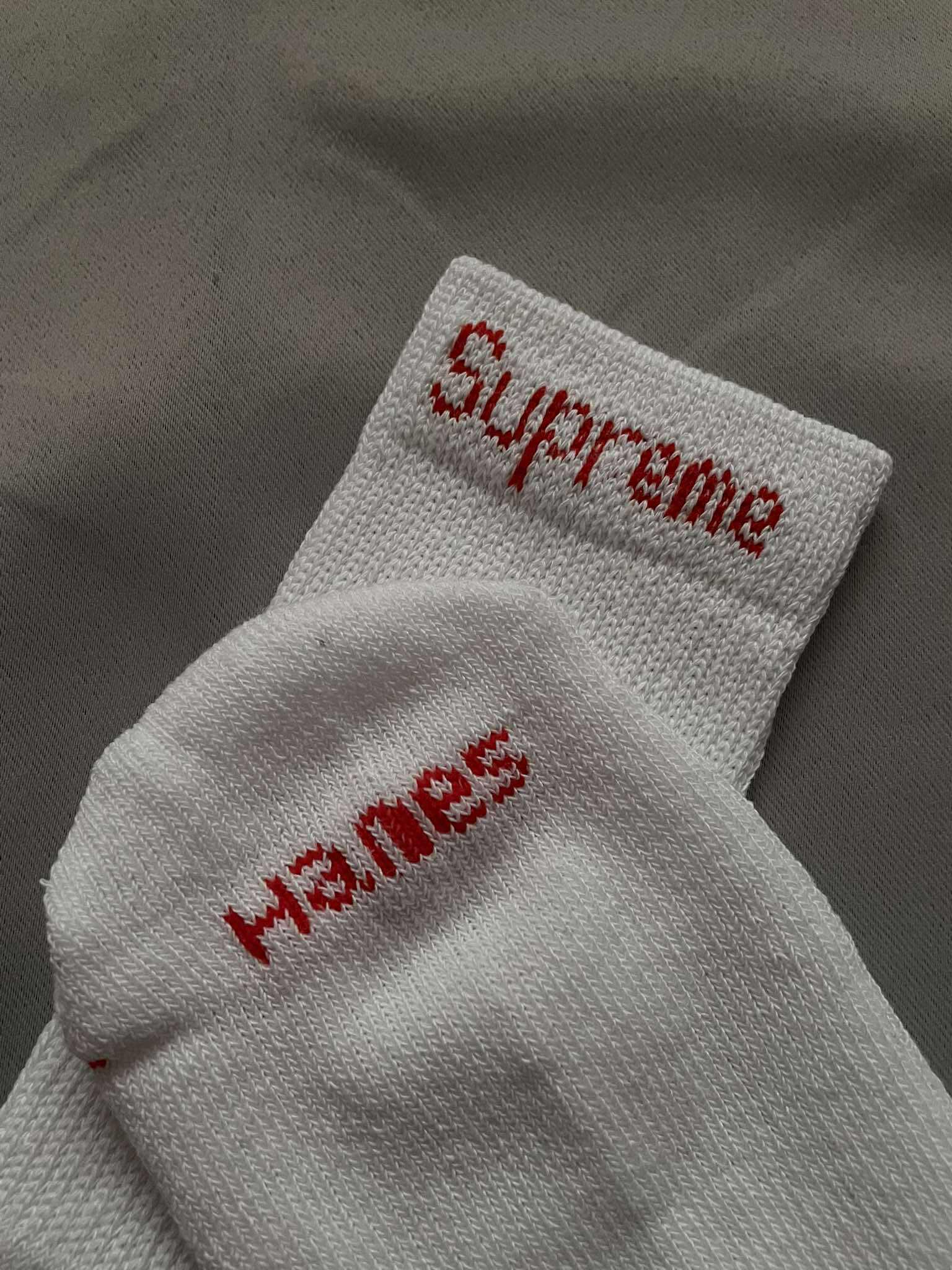 Supreme x Hanes Long Socks 4 PAIRS