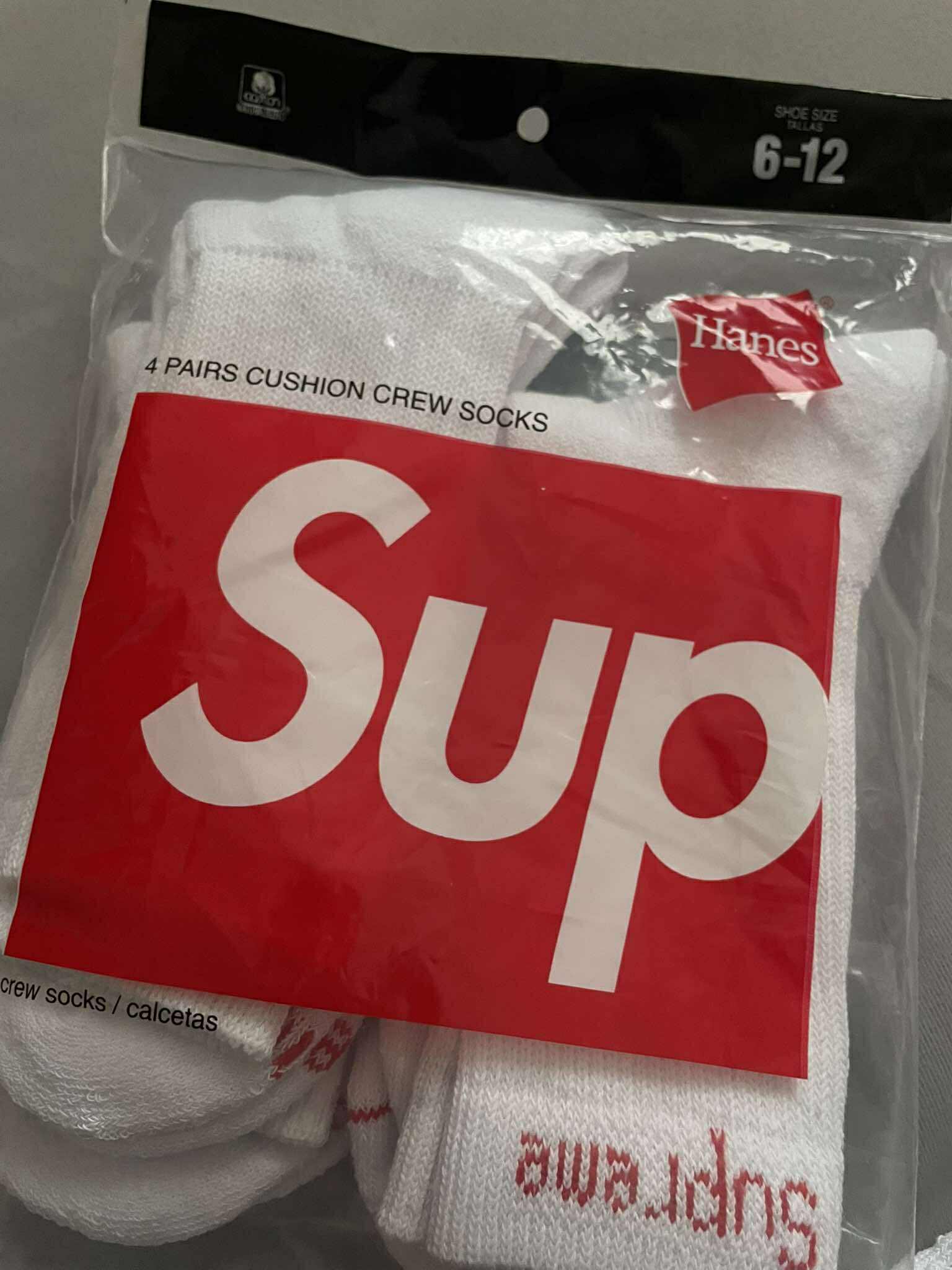 Supreme x Hanes Long Socks 4 PAIRS