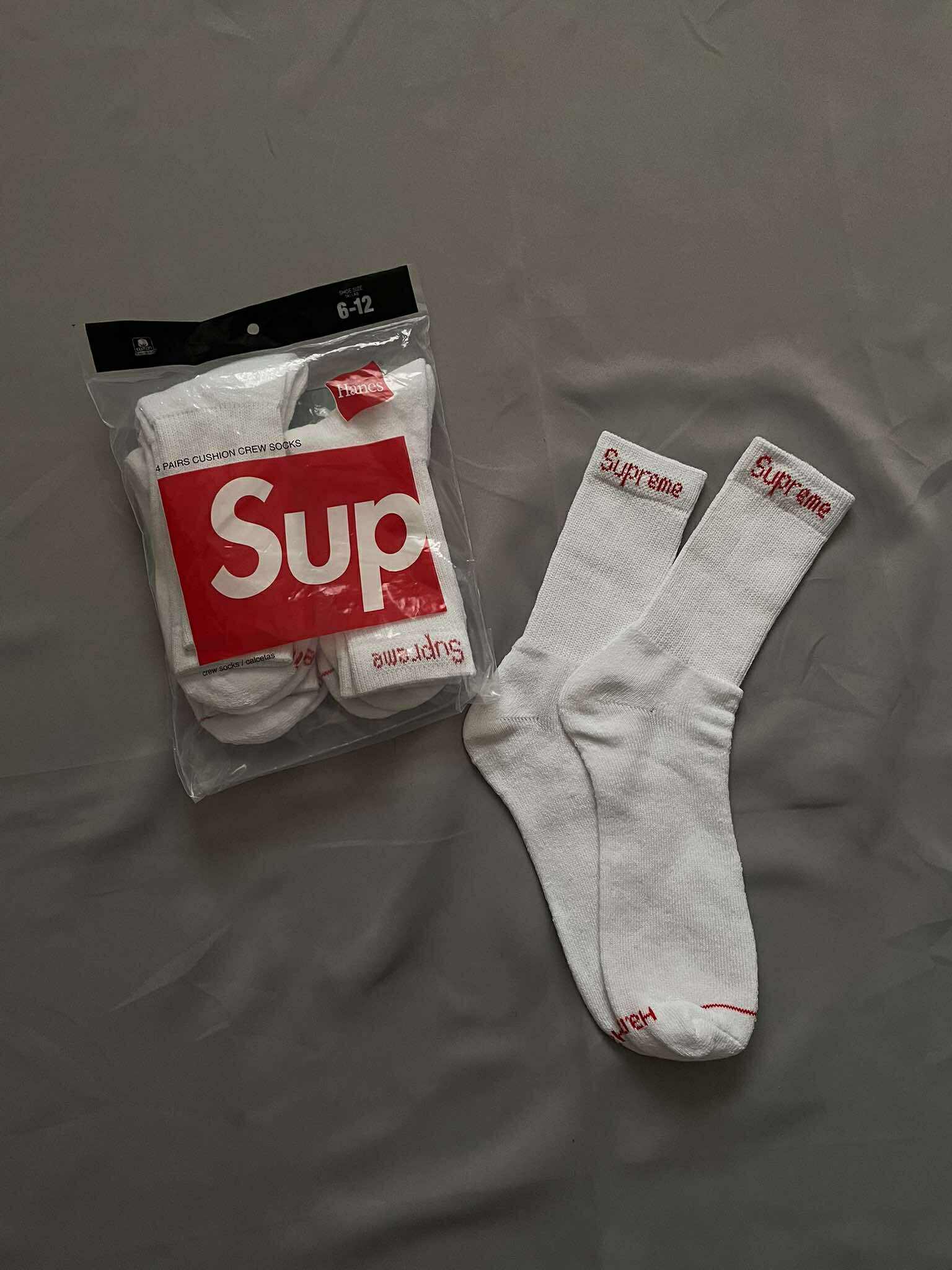 Supreme x Hanes Long Socks 4 PAIRS