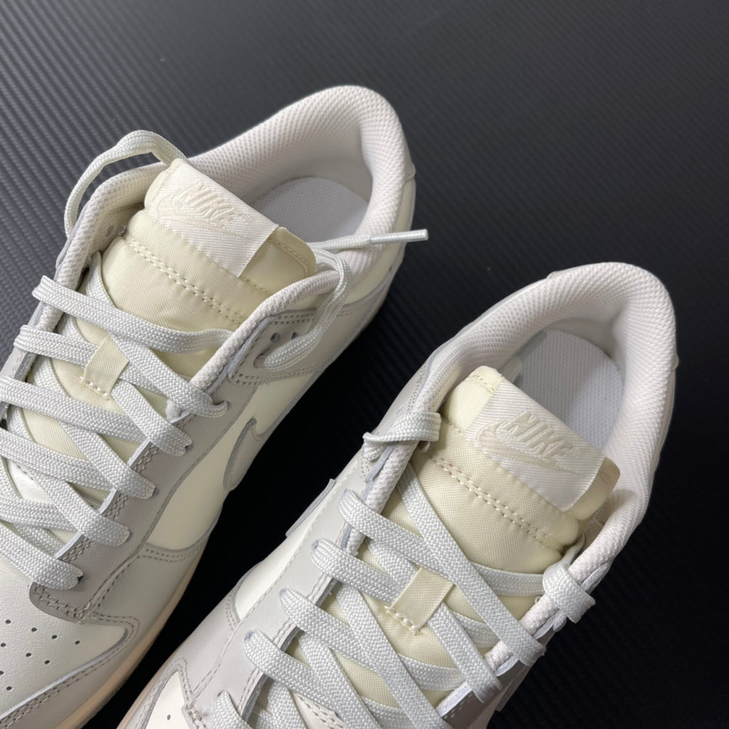 Nike Dunk Low "Light Bone"