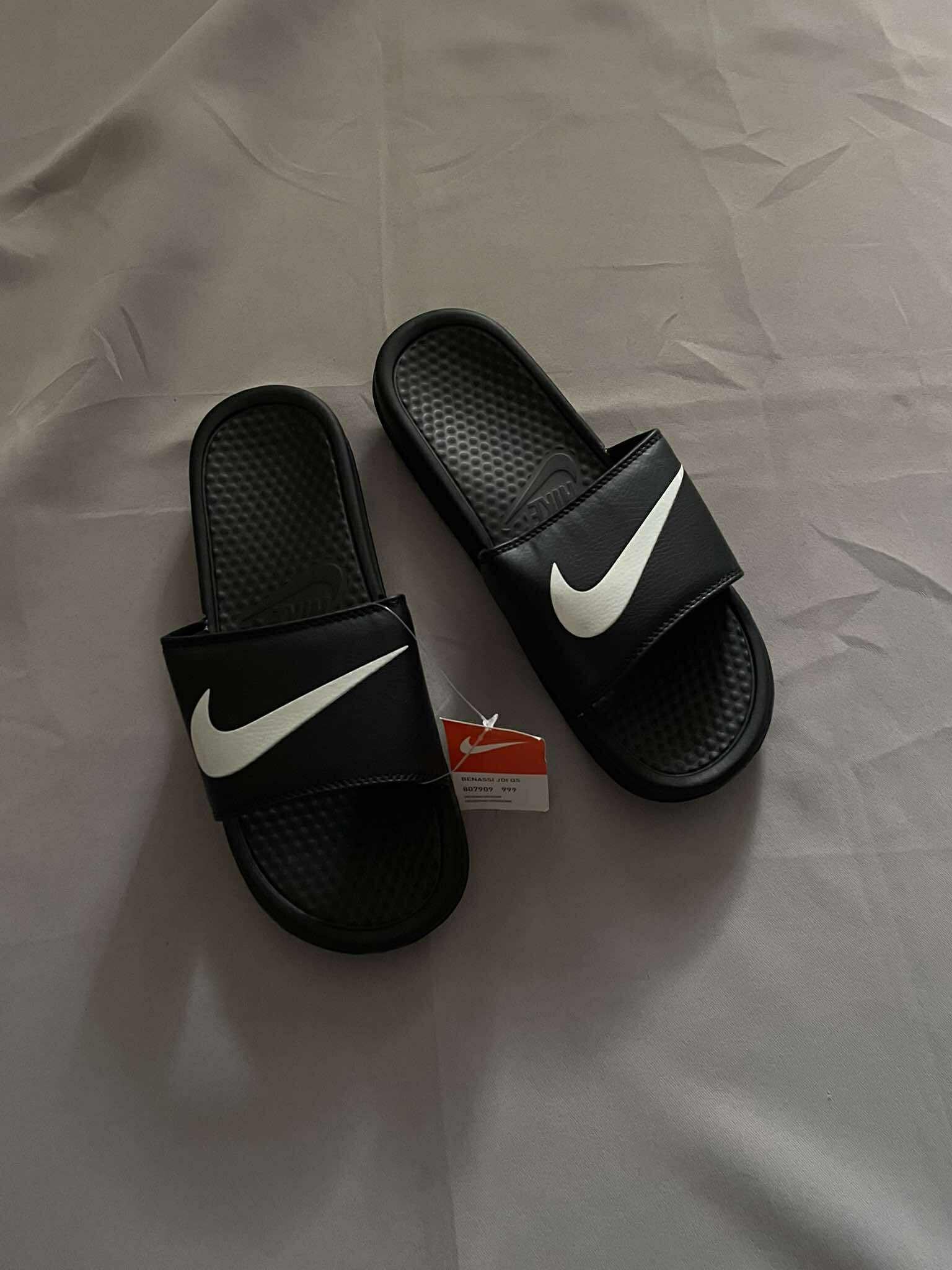 Nike Benassi Slides