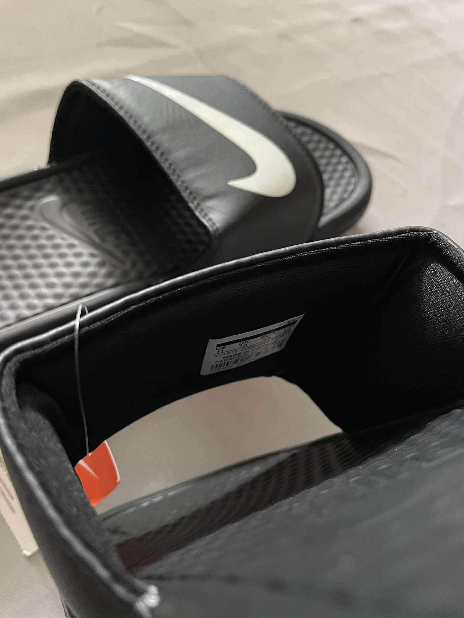 Nike Benassi Slides