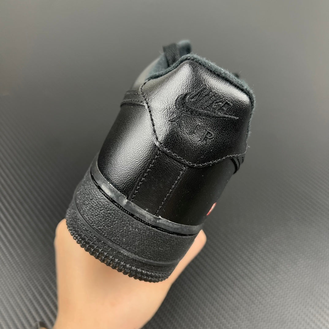 Nike Air Force 1 Low x Supreme Triple Black