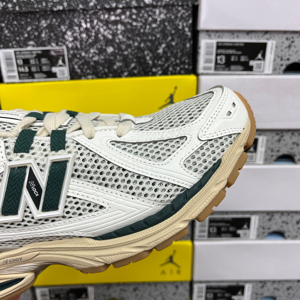 New Balance 1906R "White Green Cream"