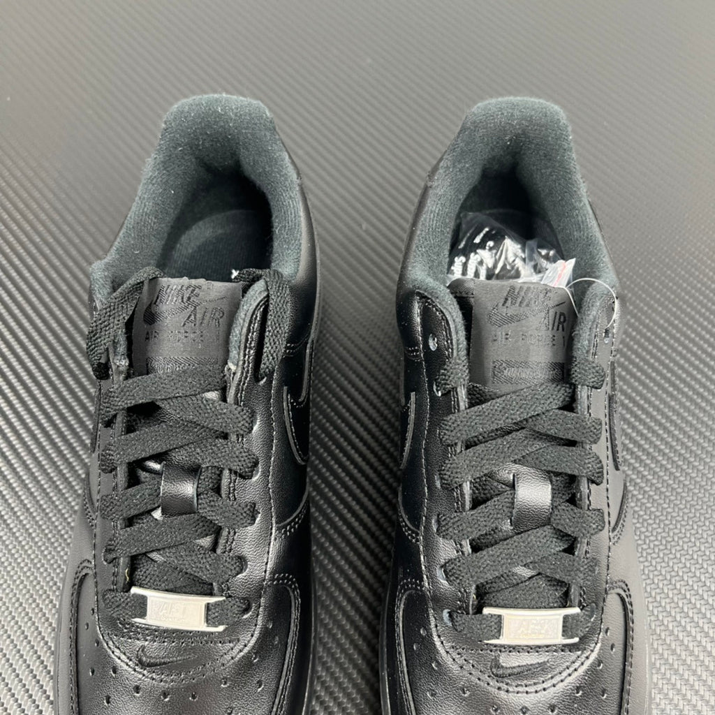 Nike Air Force 1 Low x Supreme Triple Black