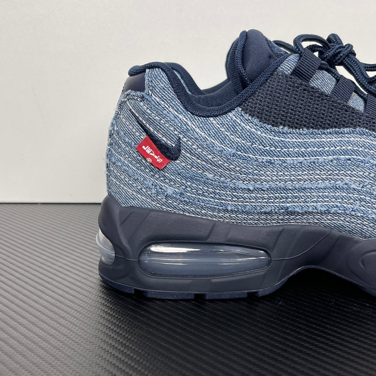 Nike Air Max 95 OG "Levi's - Obsidian"