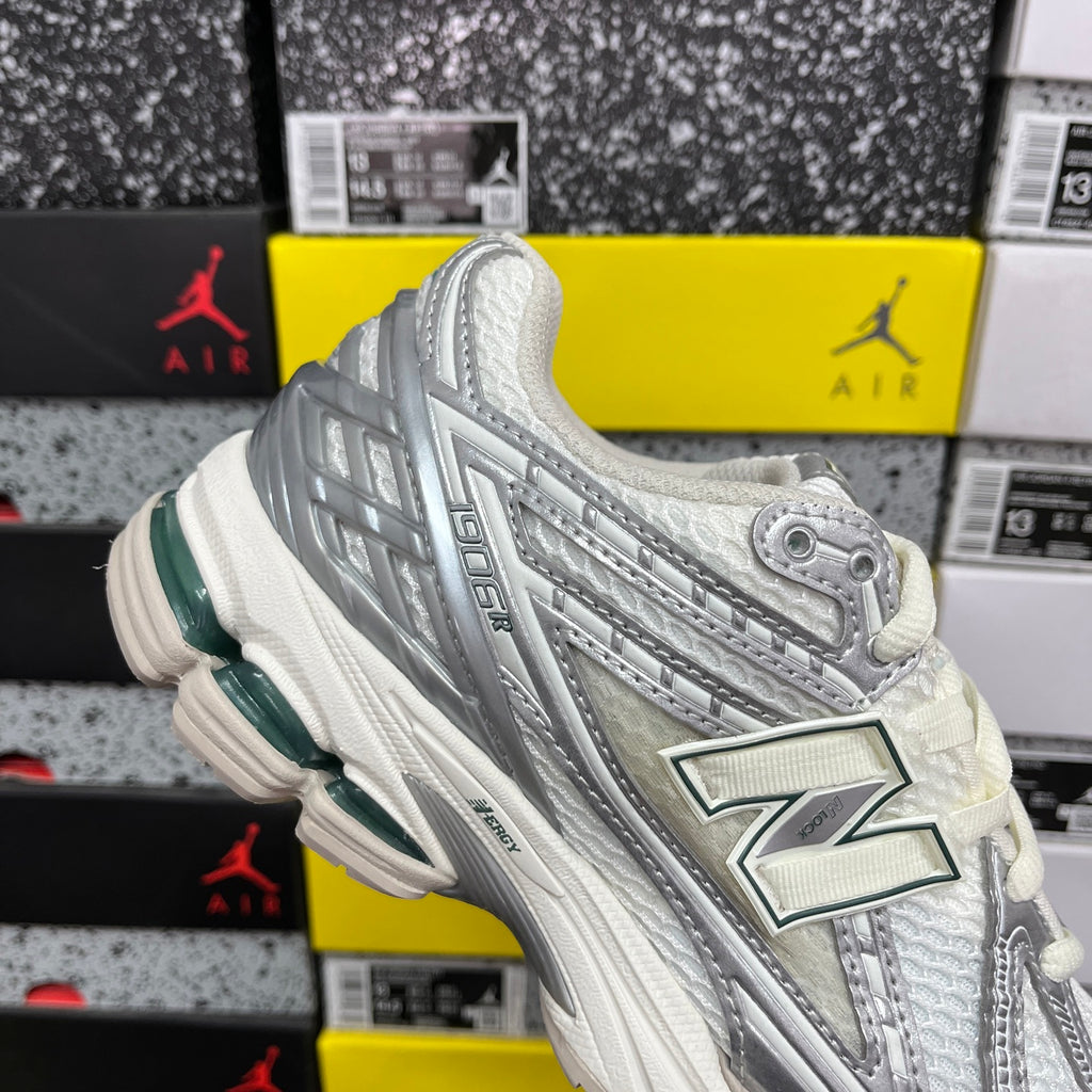 New Balance 1906R 'Silver Metallic Cream'