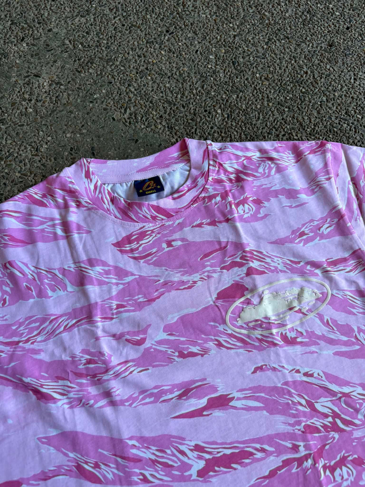 Corteiz Island Puff Print Tee Forest Camo Pink (ON-HAND)