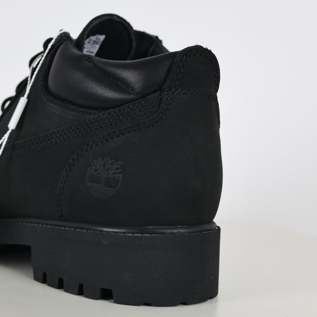 Timberland Premium Mid Lace-Up Chukka boots