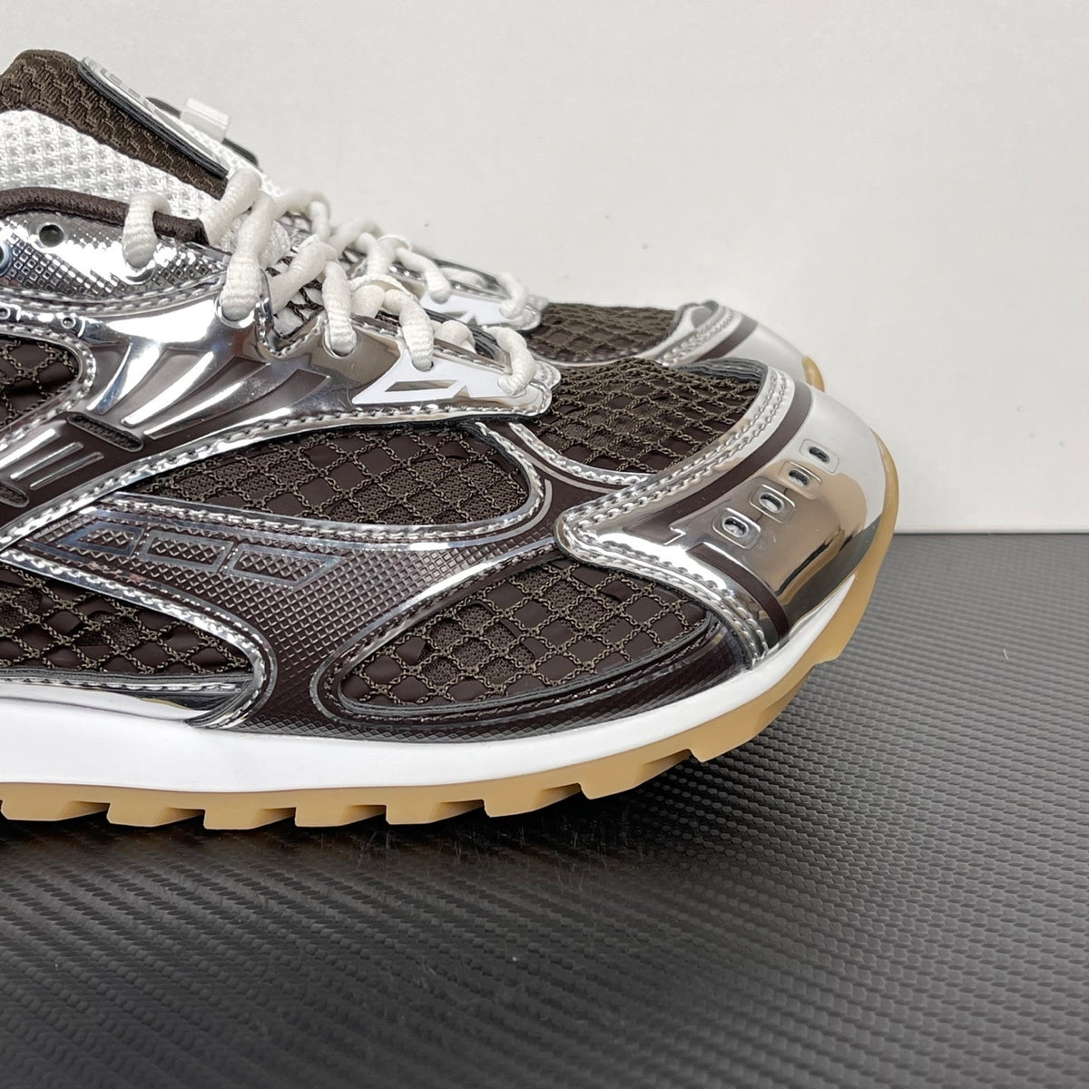 Bottega Veneta Orbit Sneakers Fondant/Silver