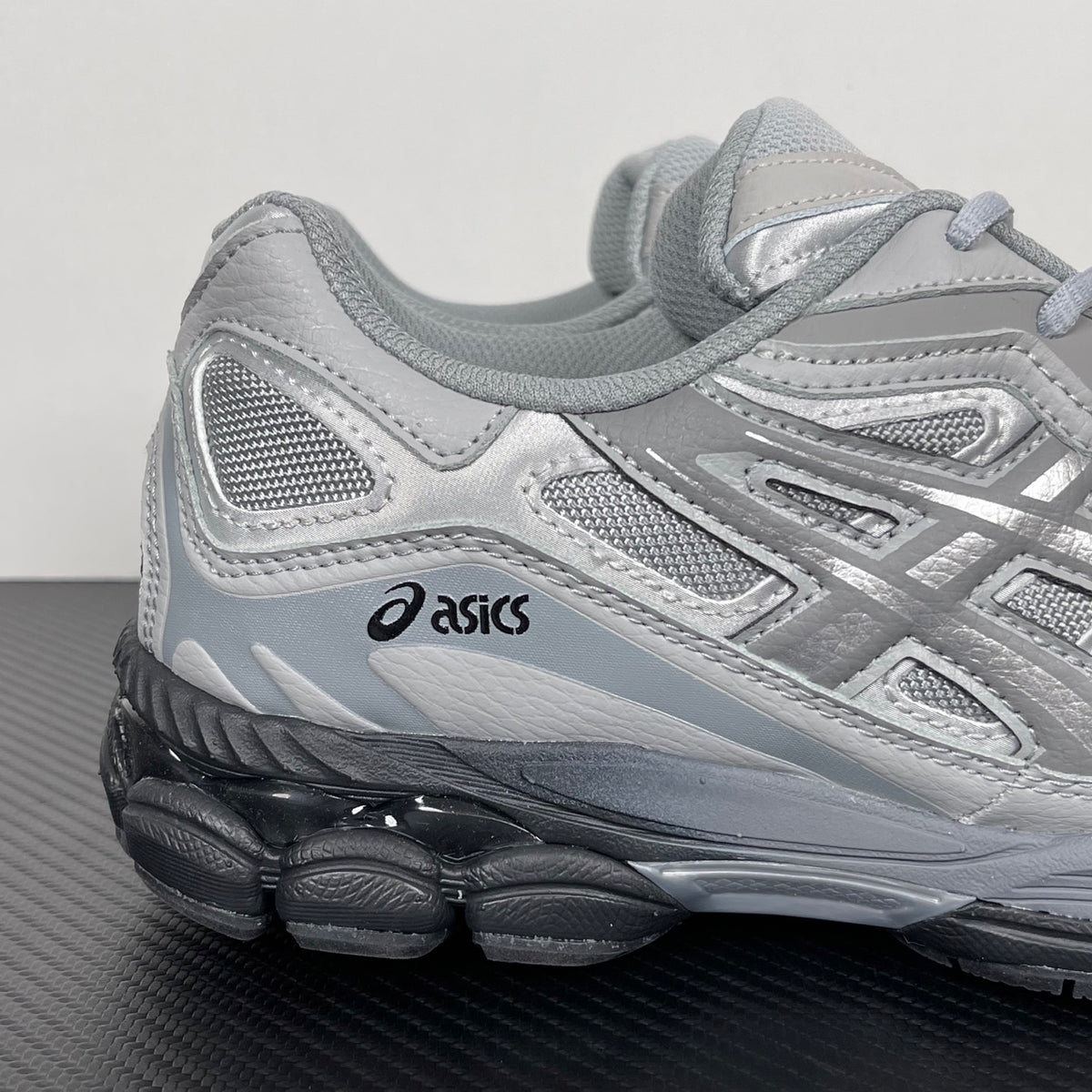 ASICS GEL-NYC Mid Grey / Sheet Rock