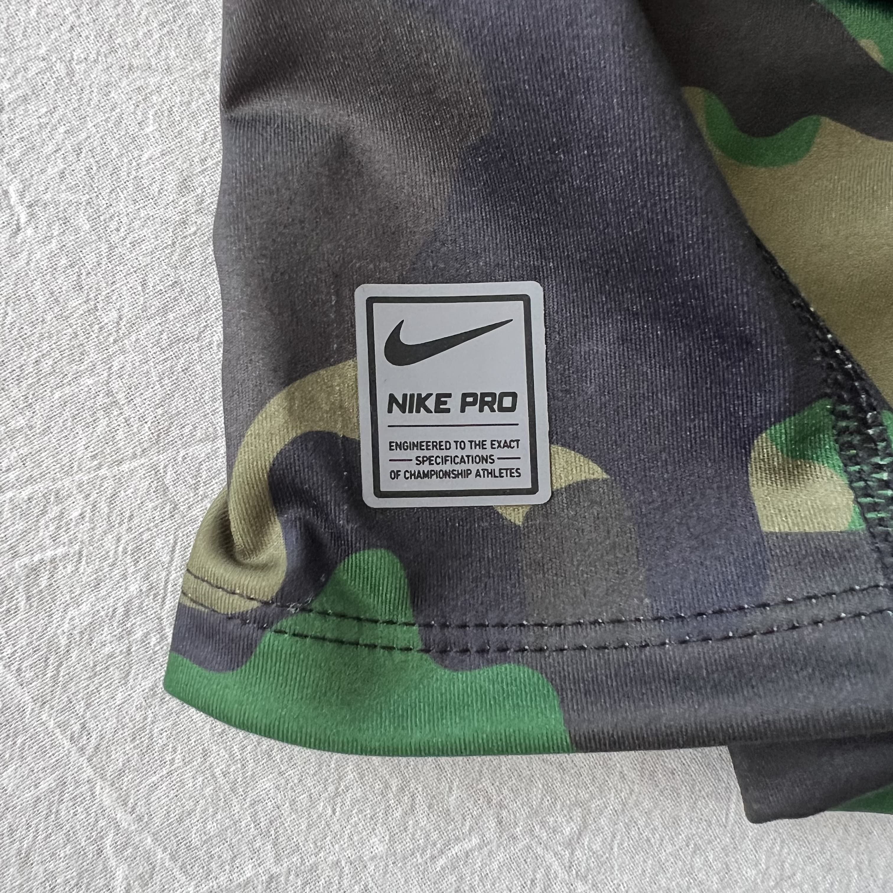 Nike Pro THERMA-FIT Hyperwarm Balaclava