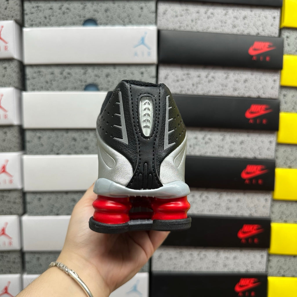 Nike Shox R4 Metallic OG Black / Metallic Silver