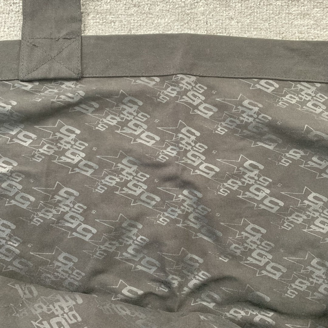 SP5DER Tote bags