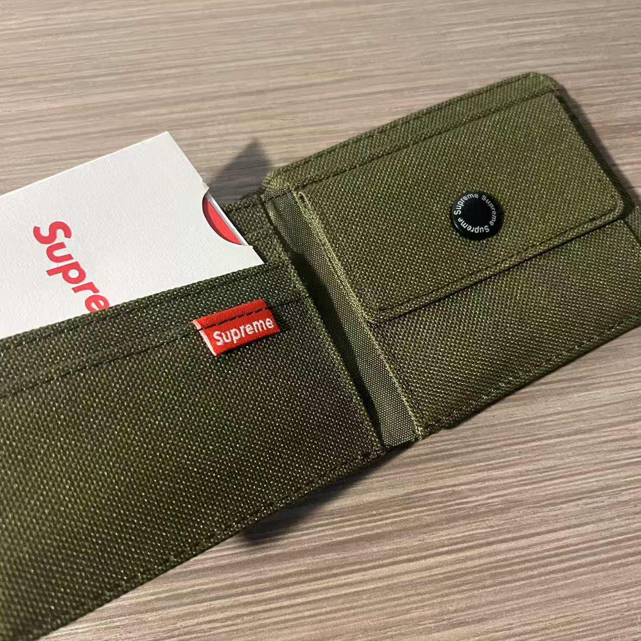 Supreme SS19 Wallet
